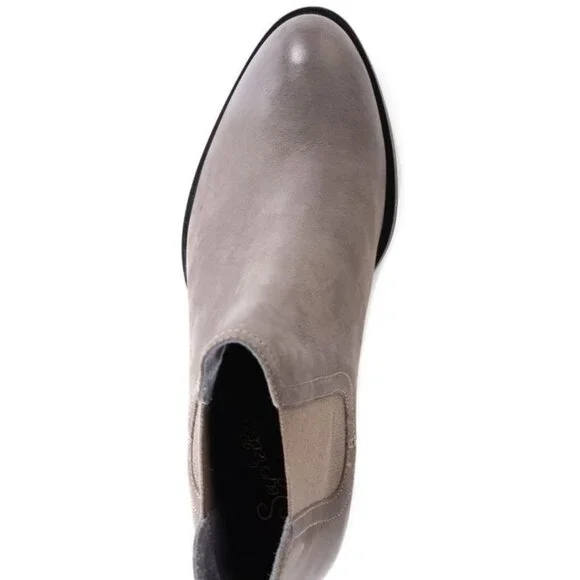 NWT Seychelles In a Trance Ankle Boot in Taupe (Sizes 6.5 - 9 Available) - Picture 4 of 6